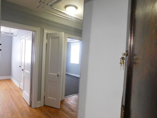 Building Photo - 7151 S King Dr