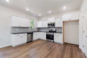 Building Photo - 5 Hebrides Ln
