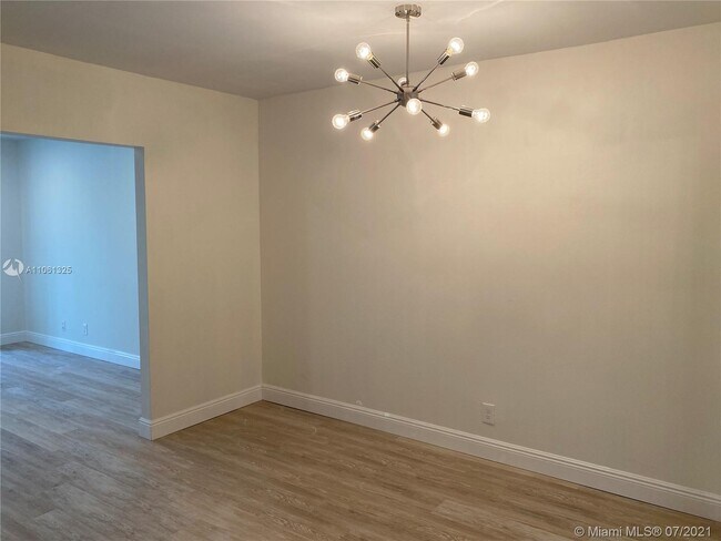 Foto del edificio - 3119 Oakland Shores Dr