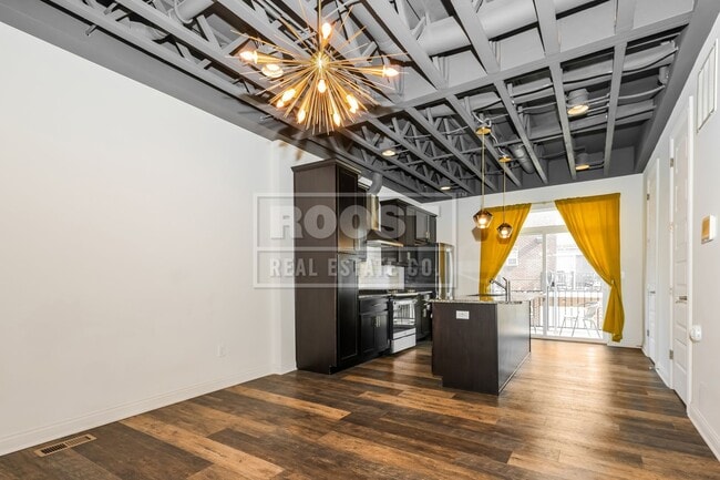 Building Photo - 2 Bed 1.5 Bathroom Condo Available in Springfield