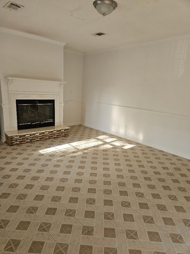 Building Photo - Cute duplex home