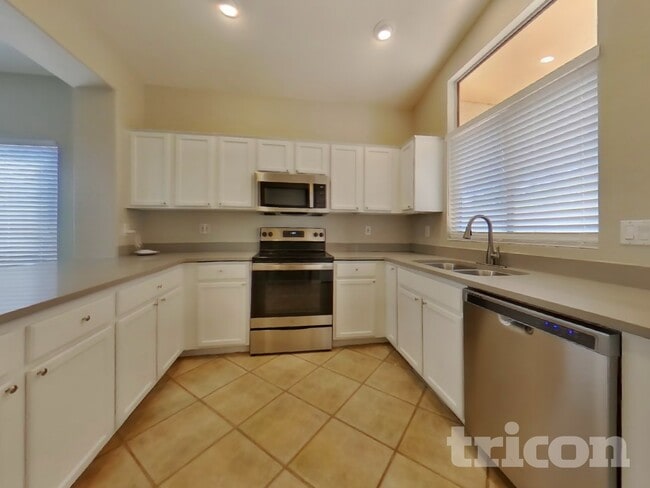 Building Photo - 40139 N Patriot Way