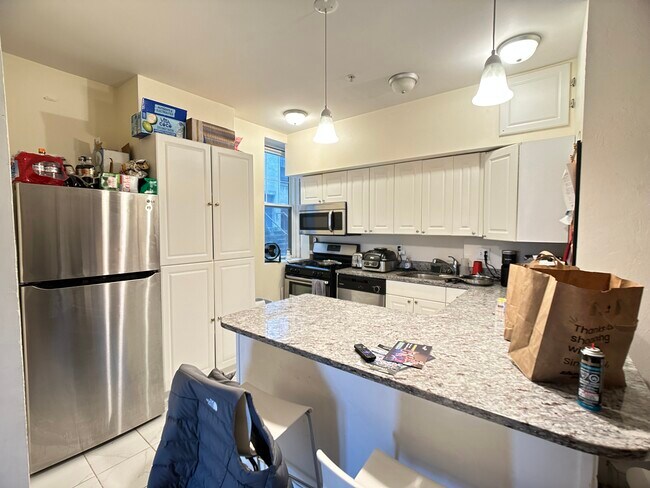 Building Photo - 2031 Commonwealth Avenue