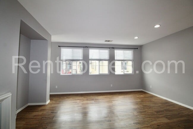 Building Photo - Eastlake / San Miguel Ranch, 2119 Palo Alt...