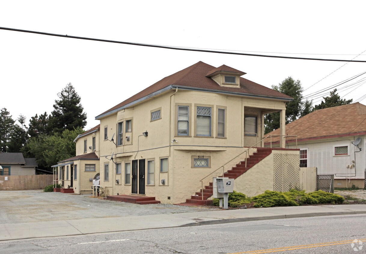 Primary Photo - 317 Ocean St