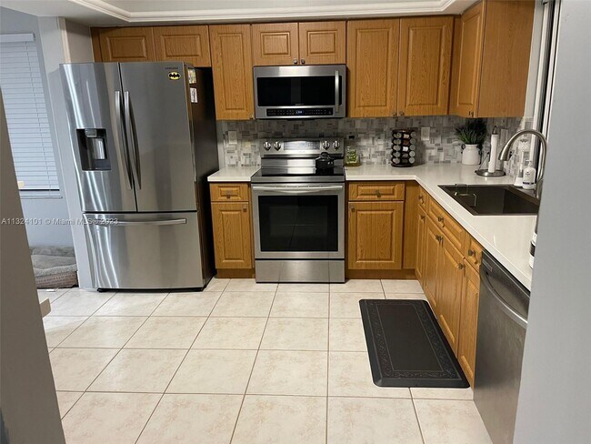 Foto del edificio - 980 NW 79th Terrace