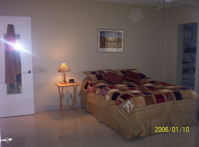 Building Photo - 320 S Surf Rd