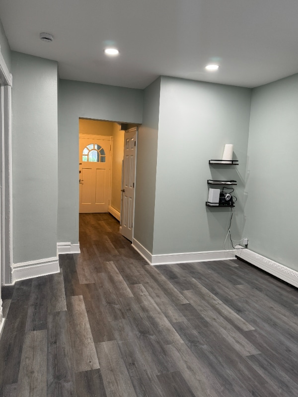 Building Photo - 65 Early St