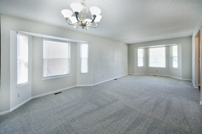 Building Photo - 7535 Hickorywood Dr