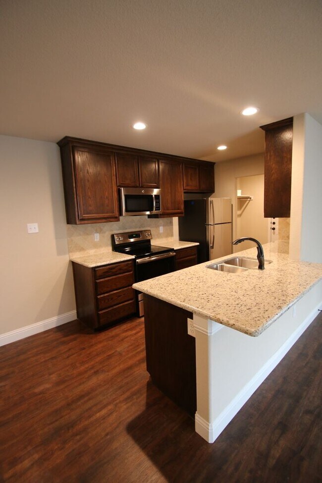 Foto del edificio - 8032-8034 Arbor