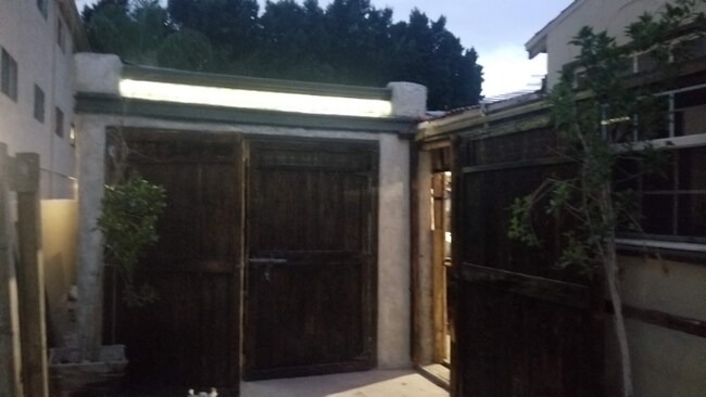 Foto del edificio - 10937 1/2 Landale St