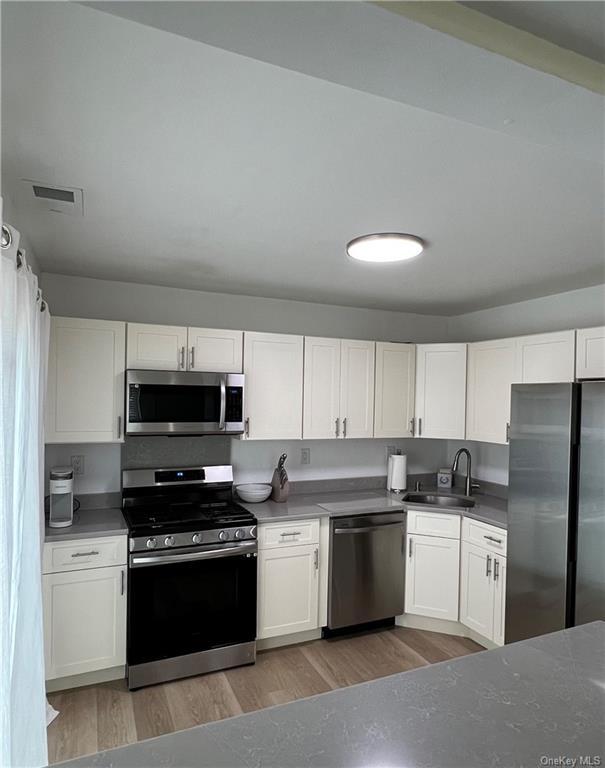 Foto del edificio - 3616 Whispering Hills Dr