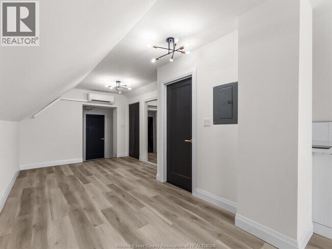 Building Photo - 1067 Drouillard Dr