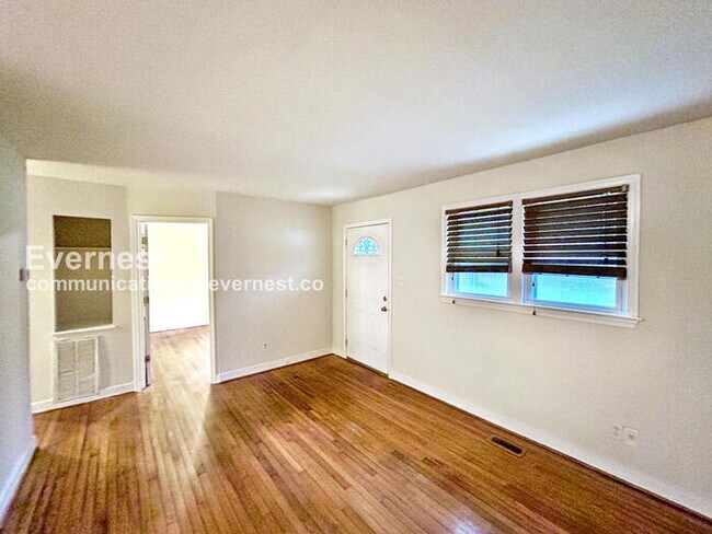 Foto del edificio - 12364 Mason Ave