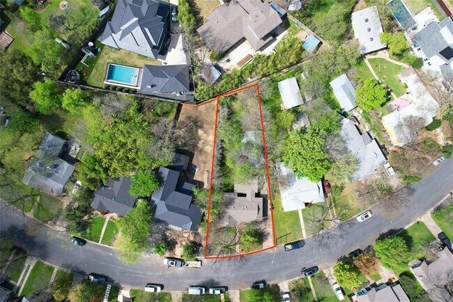 Building Photo - 5110 Valley Oak Dr