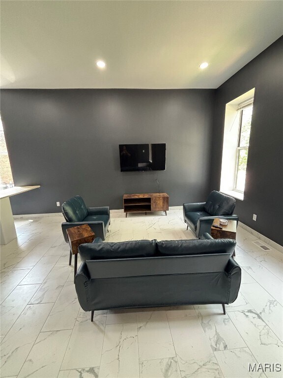 Building Photo - 2262 S Jefferson Ave