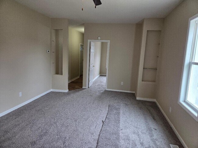 Foto del edificio - 921 N Mason