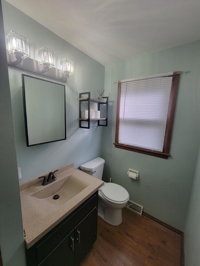 Foto del edificio - 6023 N 109th St