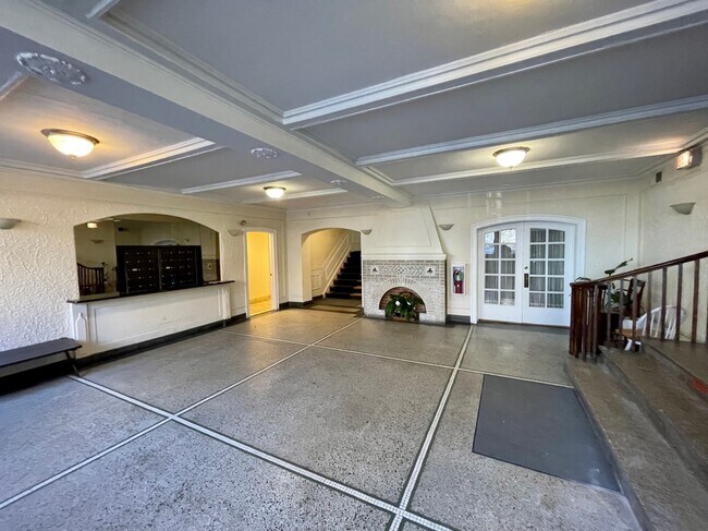 Foto del edificio - 1127 W Farwell Ave