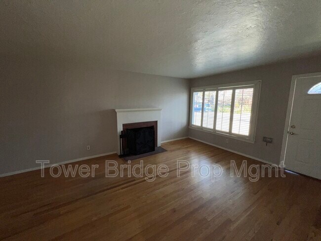 Foto del edificio - 3678 Marjorie Way