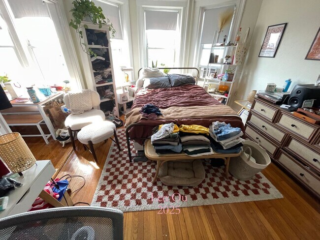 Foto del edificio - NO BROKER FEE! Available 9/1 Studio in Fen...