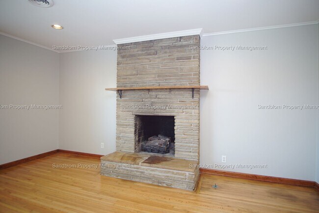 Foto del edificio - FOR LEASE | Midtown Tulsa | 3 Bed, 2 Bath ...