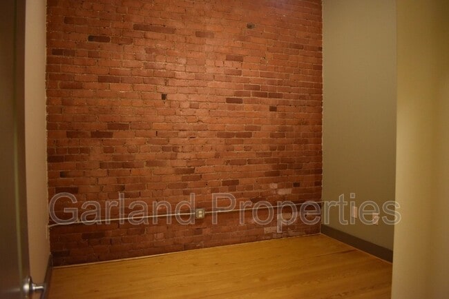 Building Photo - 113 Norfolk Ave SW