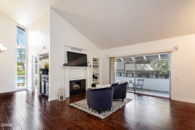 Foto del edificio - 31573 Lindero Canyon Rd