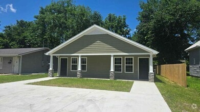 Building Photo - 412 Maple St