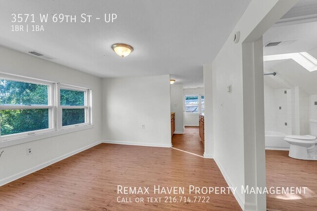 Foto del edificio - 3571 W 69th St