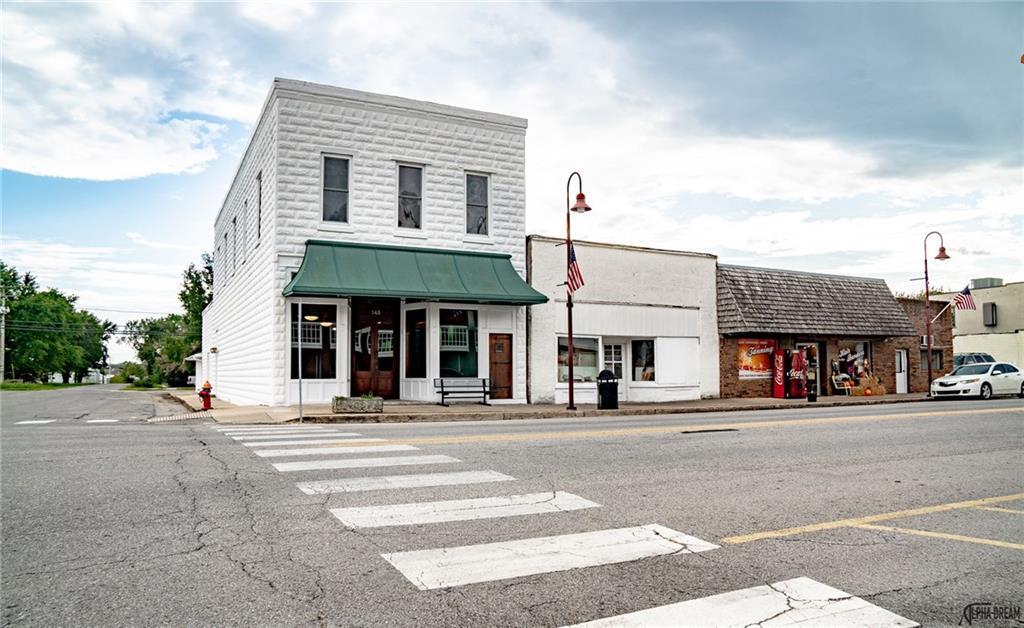 Primary Photo - 145 W Main St