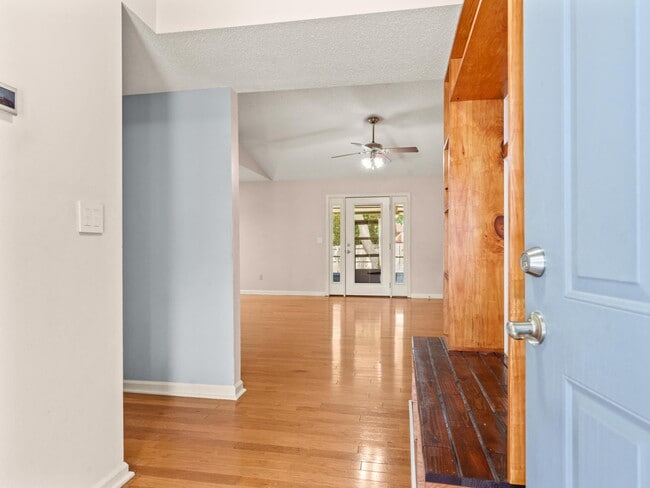 Building Photo - 339 Evergreen Ave