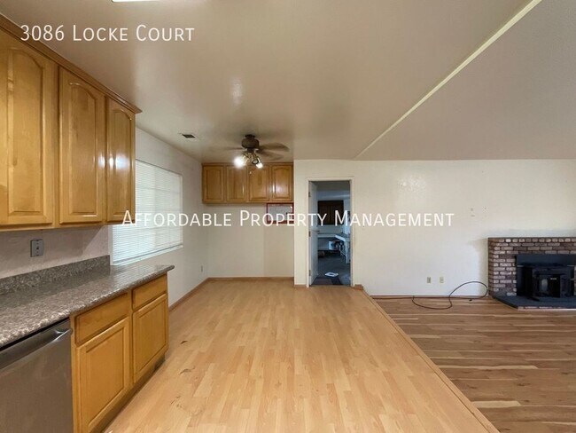 Building Photo - 3086 Locke Ct