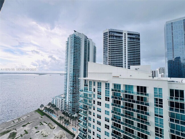 Foto del edificio - 1200 Brickell Bay Dr