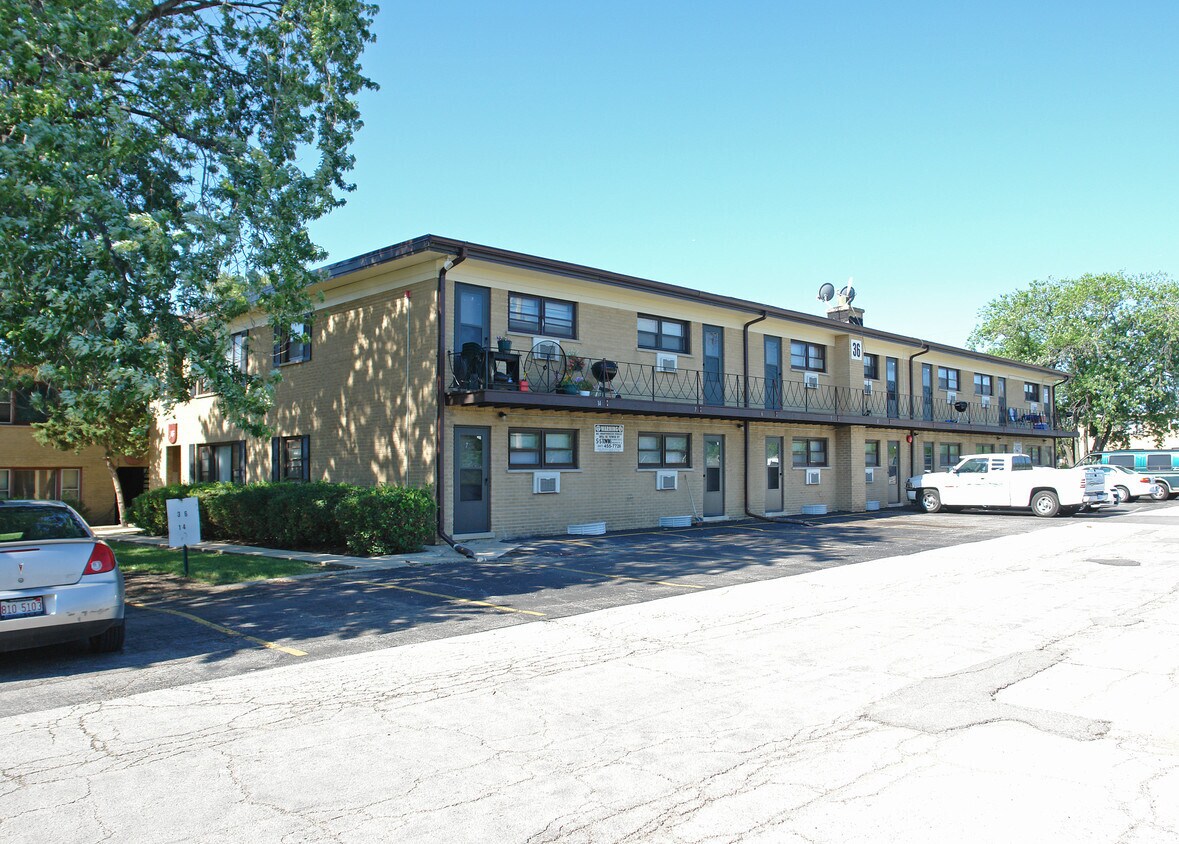 36 King Arthur Dr, Northlake, IL 60164 Apartments Northlake, IL