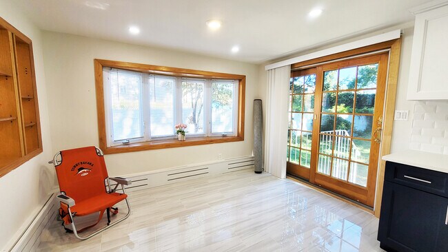 Foto del edificio - 42 Brinkerhoff Ln