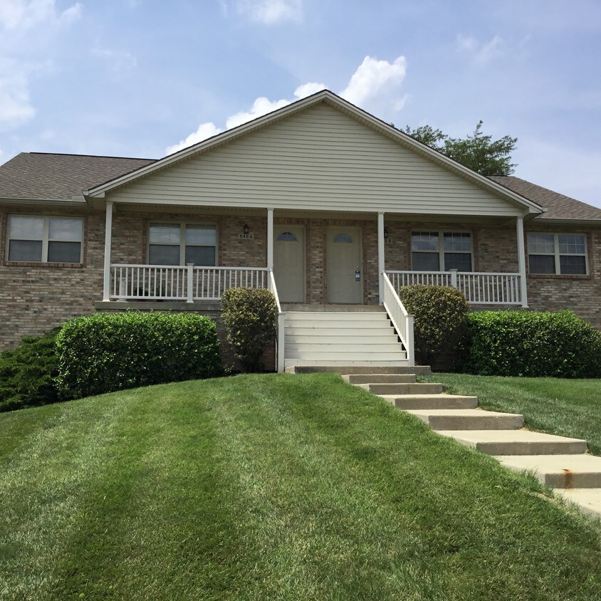 Foto principal - 848 Harvard Dr