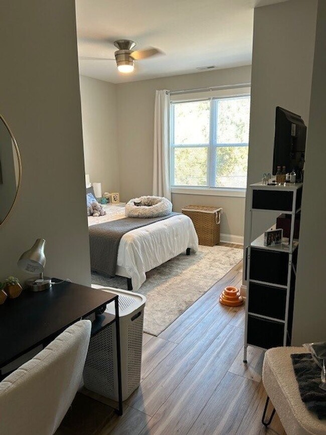 Foto del edificio - 723-723 Hillsborough St