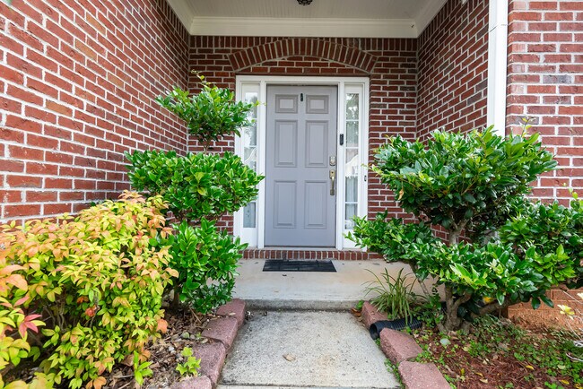 Building Photo - 847 Edgeley Ln