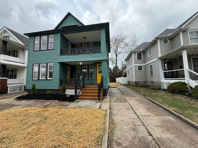 Building Photo - 1326 W 110th St