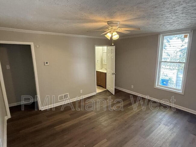 Building Photo - 1462 St Michael Ave