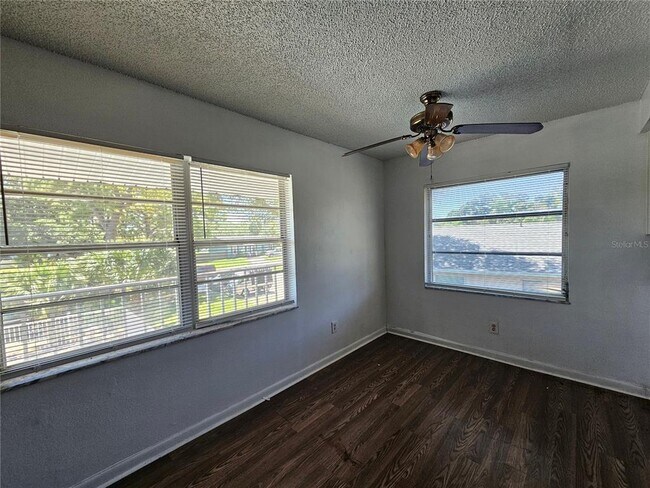 Foto del edificio - 209 Northwest Jefferson Cir N