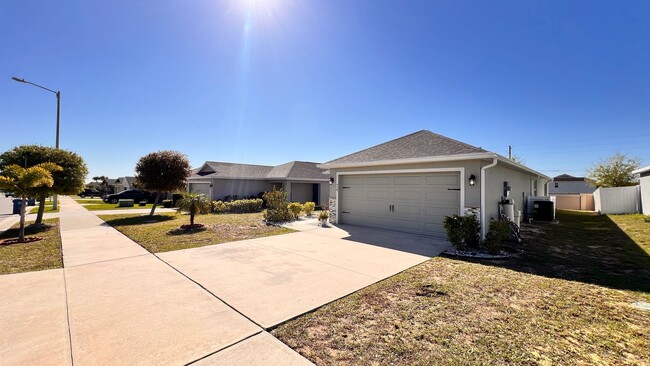 Building Photo - Charming 3-Bedroom Home in Haines City wit...