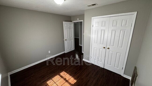 Building Photo - 349 Navy Dr