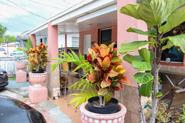 Foto del edificio - 5955 SW 5th St