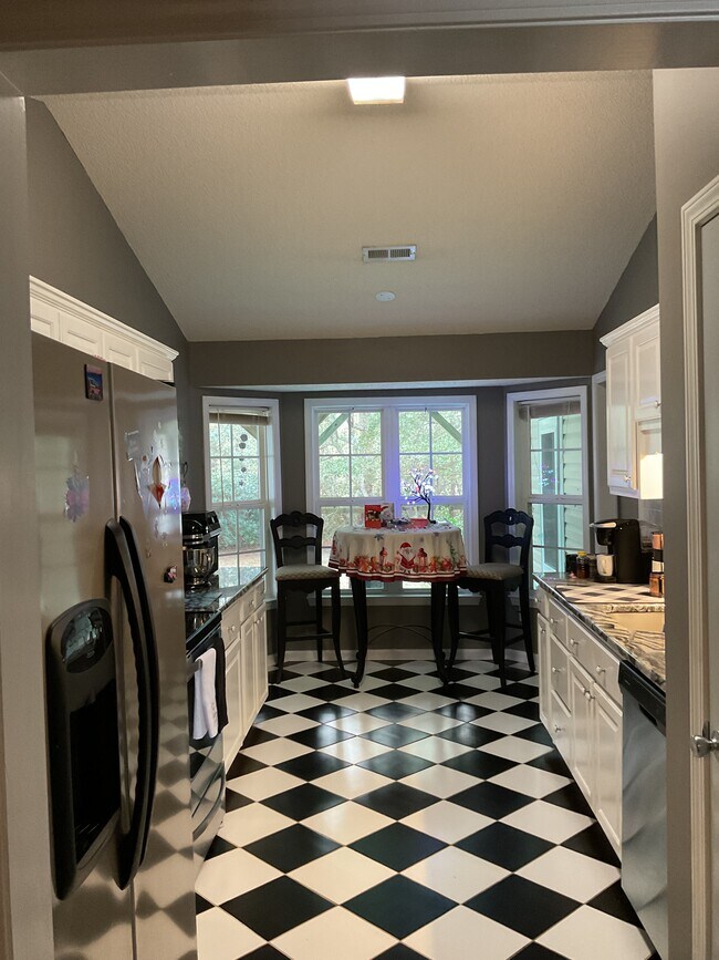 Building Photo - 183 Talon Dr