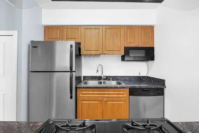 Building Photo - Unit 202