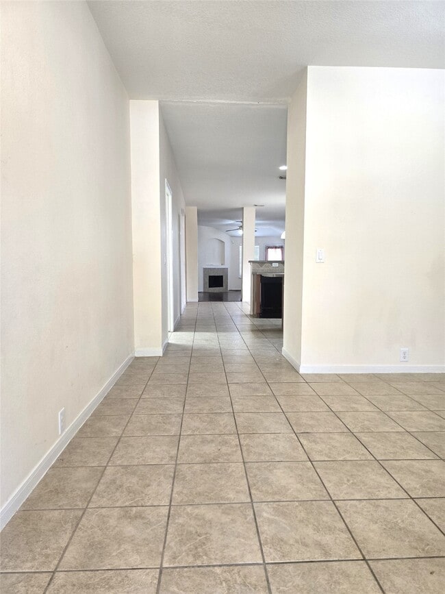 Building Photo - 16515 Grenada Falls Dr