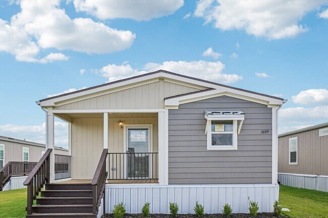 Building Photo - 1609 American Dr