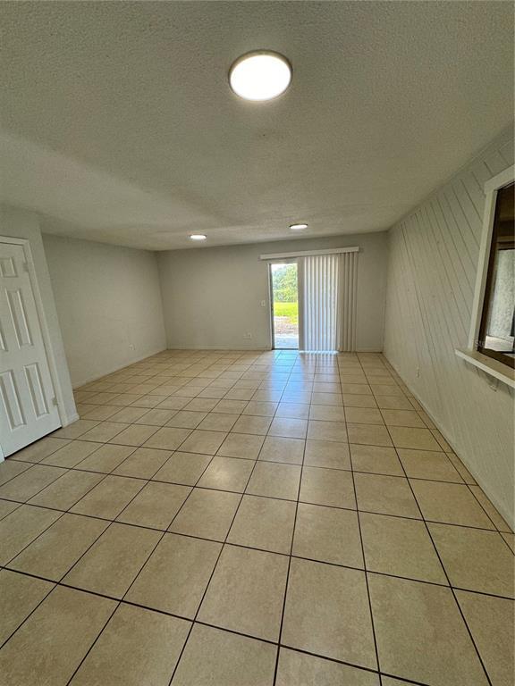 Building Photo - 2434 Rio Pinar Lakes Blvd